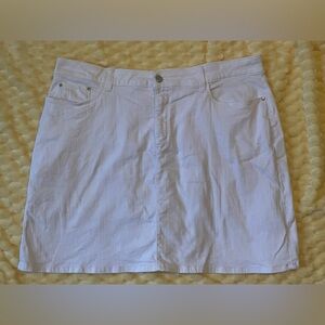 CROFT & BARROW Mid Rise Stretch DENIM SKORT 18